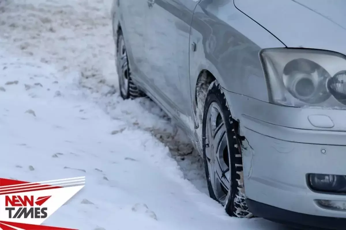 Дороги массово закрывают по Казахстану из-за непогоды