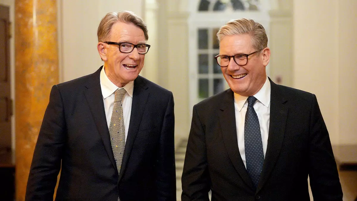 Назначение, связанное с Эпштейном, вызвало резкую критику, и премьер-министр Великобритании Стармер столкнулся с бунтом в партии и требованиями об отставке.