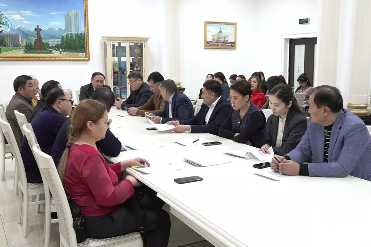 Проект новой Конституции: журналисты обсудили языковые вопросы, свободу слова и темы религии