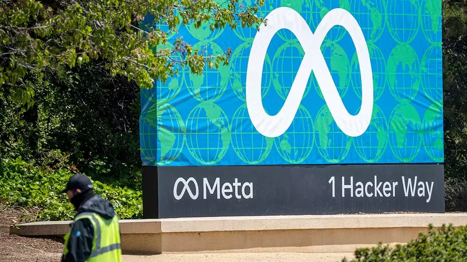 Исследователь из Meta предупредил о 500 тысячах случаев эксплуатации детей ежедневно на платформах Facebook и Instagram.