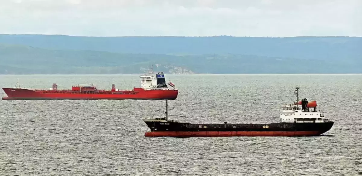 АҚШ Ресейдің «көлеңкелі флотына» тиесілі танкерді басып алды