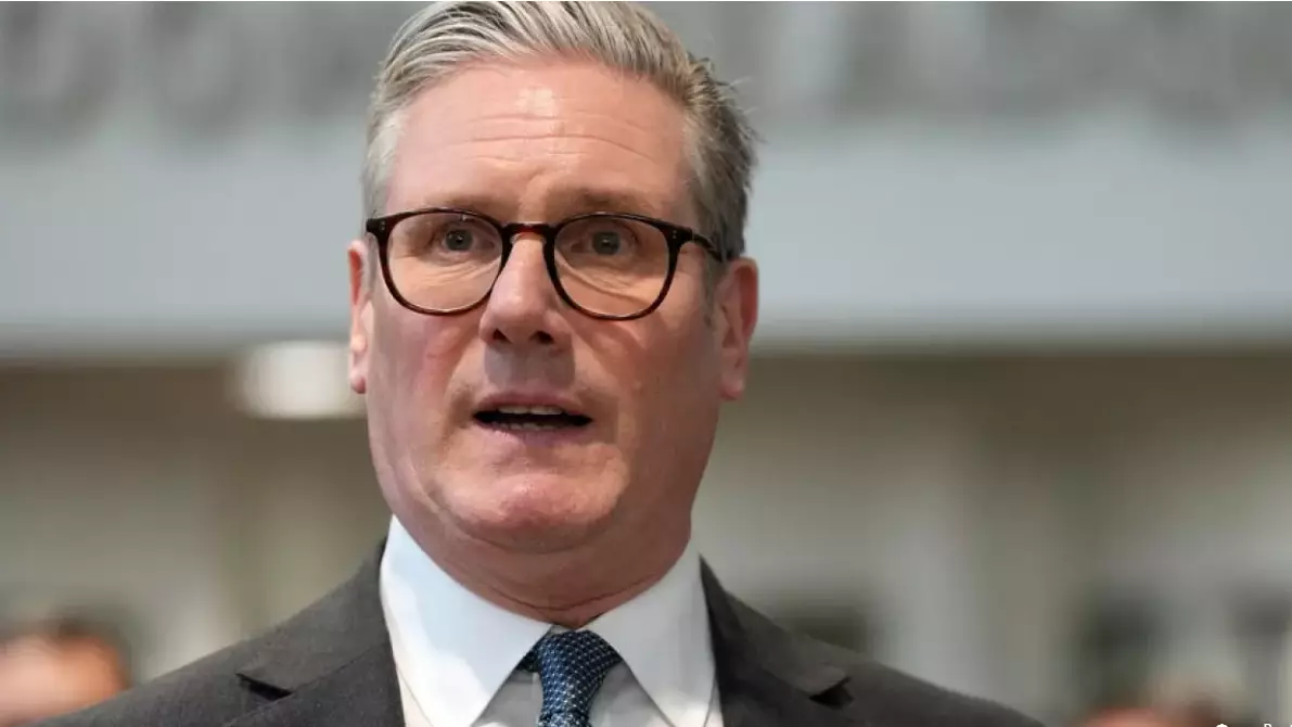 Ұлыбритания премьер-министрі Эпштейн жанжалына байланысты отставкаға кетуден бас тартты