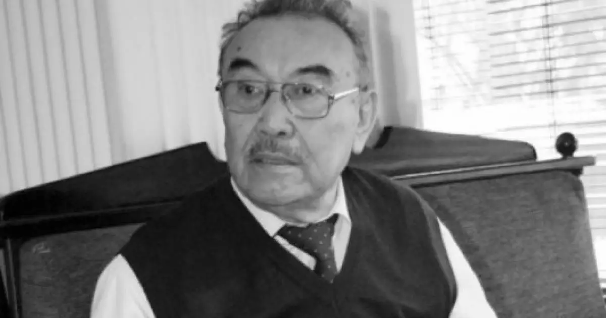  `Бұл алдамшы форма`: Шерхан Мұртазаның қазақ тілінің мәртебесі туралы айтқан сөзі тарап кетті 