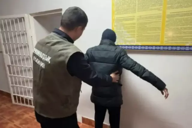 Шымкентте екі сталкер қамауға алынды