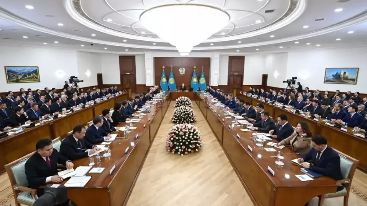 «Хороший результат». Токаев оценил работу правительства за 2025 год