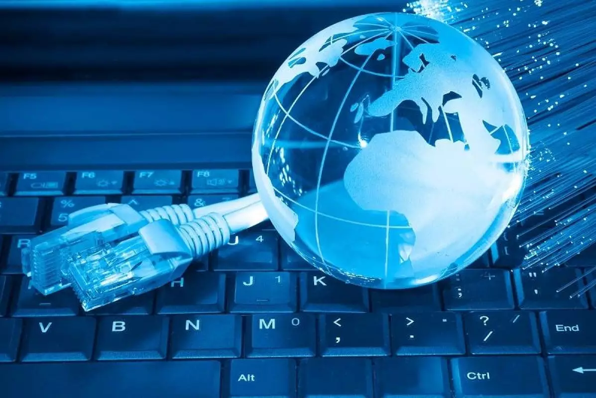 Дороги, поезда и самолеты обеспечат интернетом — Министр