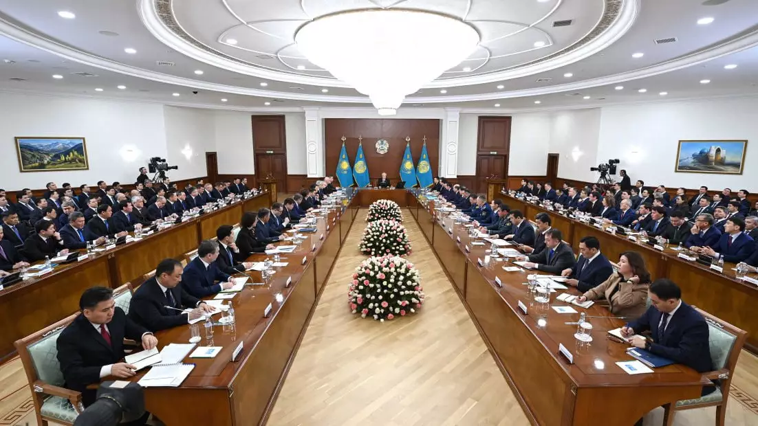 Жалақы мен өмір сүру құны: Үкімет халық табысын арттыруға уәде берді