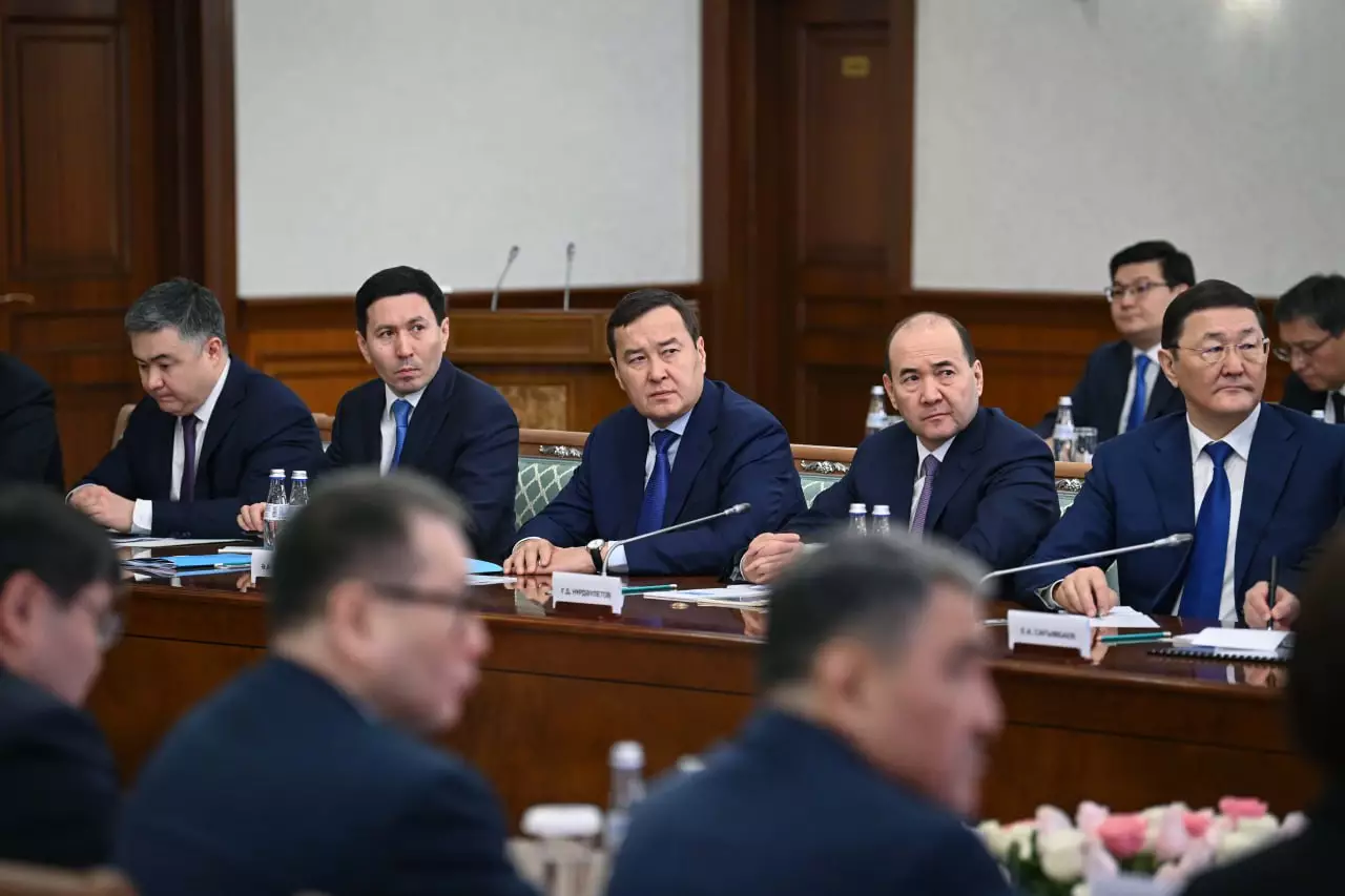 Кастэкке көшу: Президент қаржыға күмән келтірді