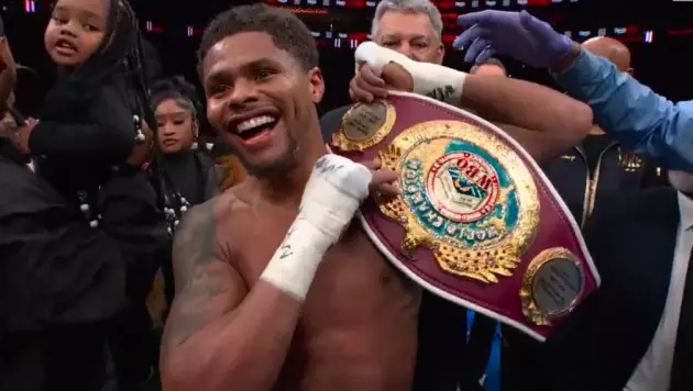 Чемпион по боксу из США за один бой уделал Бивола и Бетербиева