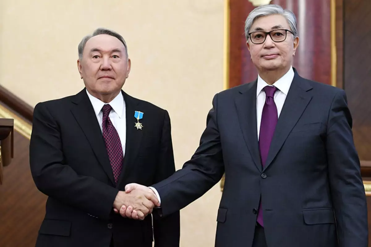 Тоқаев 30 жылда жеткен жетістіктің соңында Ата Заң мен Назарбаевтың еңбегі жатқанын айтты