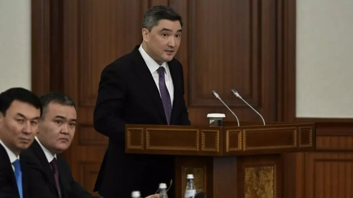 Бектенов Тоқаевқа әлеуметтік саладағы қаржы жымқыру фактілері туралы баяндады