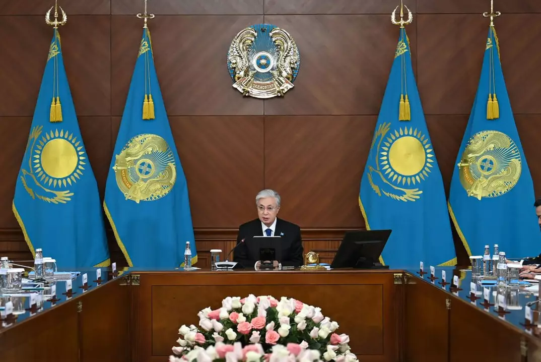 Не загружены работой, порой изнывают от "ничегонеделания" – Токаев высказался о "левобережных" кадрах в крупных компаниях