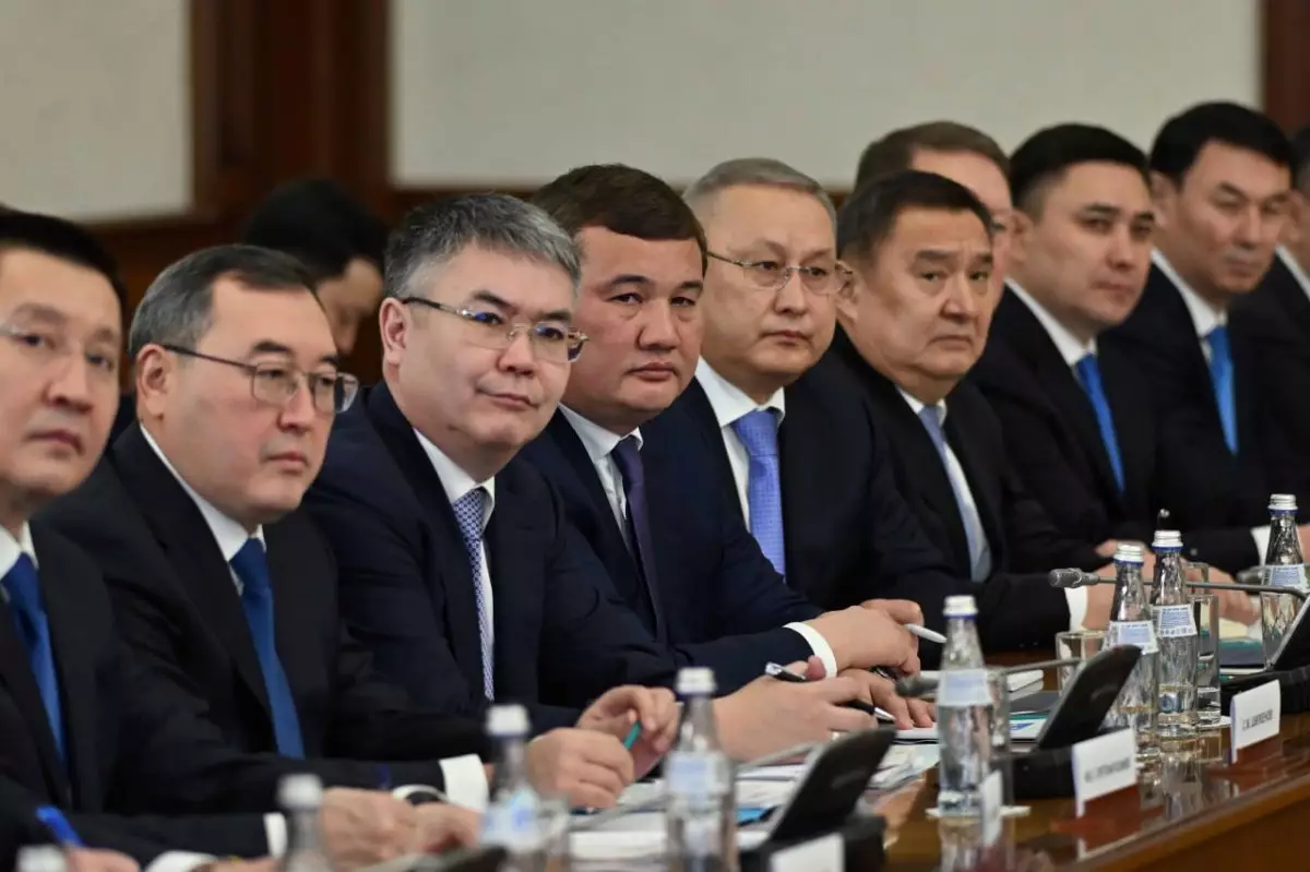 Президент шенеуніктерге: Көбірек оқыңыздар