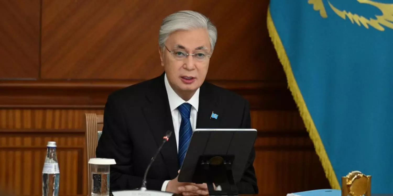 Оқу керек. Әйтпесе, зейнетке шыққанда, ойлану қабілетінен айырылып қаласыздар – Тоқаев 