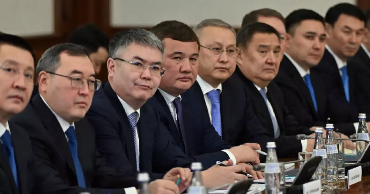   Президент инвестициялық жобаларды жүзеге асыруда ұзақ мерзімге арналған офтейк-келісімшарттардың маңызын атады   