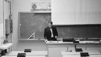 "Сынып жетекшілігіне тиын төлесе де, мұғалімдіктен кетпедік" дейді Дана Рау