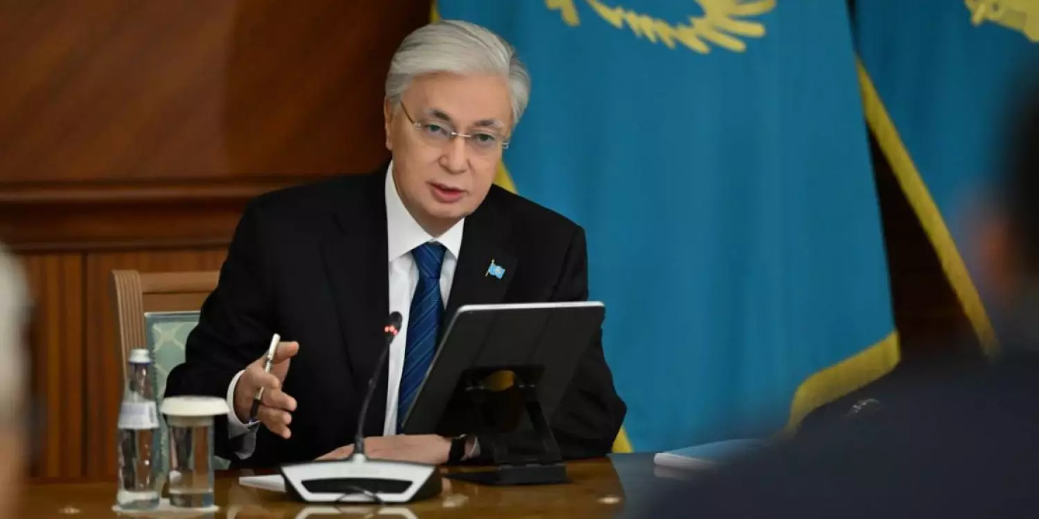 «Қазір қорқыныштан қалтырап отыратын емес, жұмыс істейтін заман»: Тоқаев шенеуніктерді сынға алды 