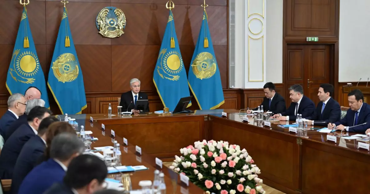   Тоқаев жыл соңына дейін ЖИ көмегімен автокөлік қозғалысын реттейтін цифрлық платформаны іске қосуды тапсырды   