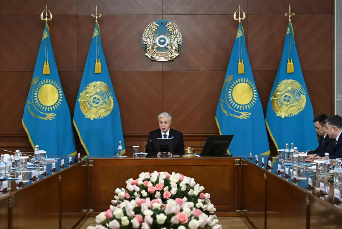 До 1 сентября нужно принять окончательное решение по тарифной политике транспорта — Токаев