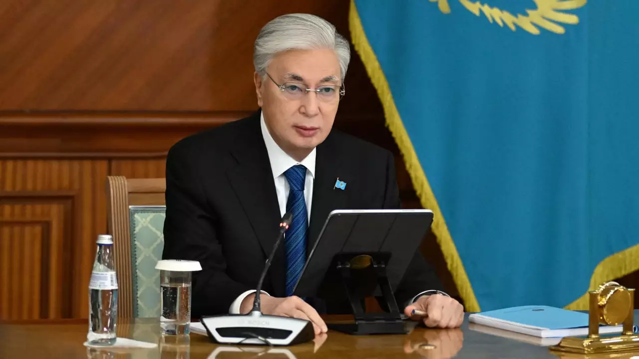 Тоқаев жаңа Конституция жобасы жайлы: Жұртшылық назарына мүлде жаңа құжат ұсынылып отыр