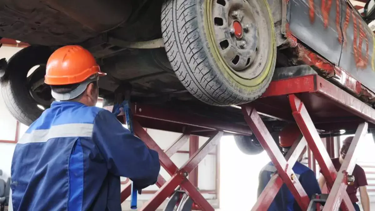 Почему казахстанские водители платят за утилизацию, но сдавать авто пока некуда - новости на Lada.kz 10.02.2026