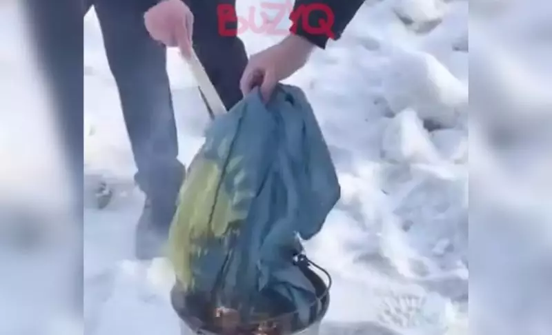 Педагоги сожгли флаг и разбили герб Казахстана: как оправдались чиновники