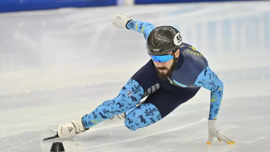 Знаменоносец Казахстана стартовал на Олимпиаде-2026