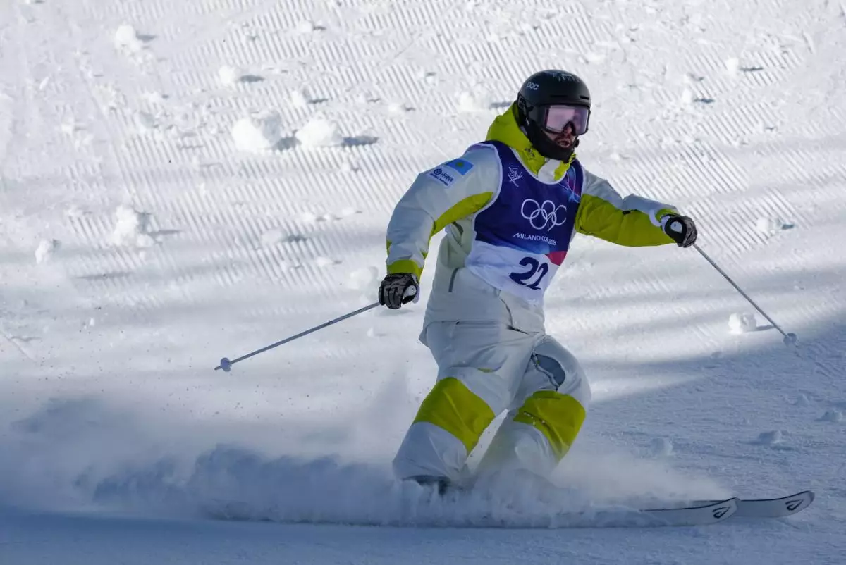 Казахстанец Павел Колмаков вышел в финал Олимпиады по фристайл-могулу