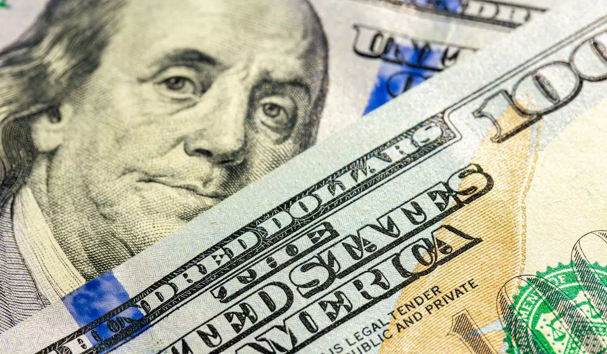 Елімізде доллар бағамы 490 теңгеге дейін төмендеді