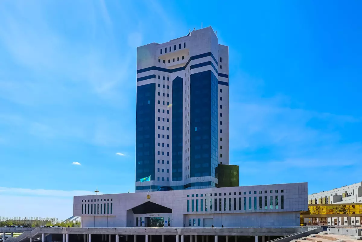 Сроки полномочий нынешнего Парламента в переходном периоде обсудили члены Конституционной комиссии