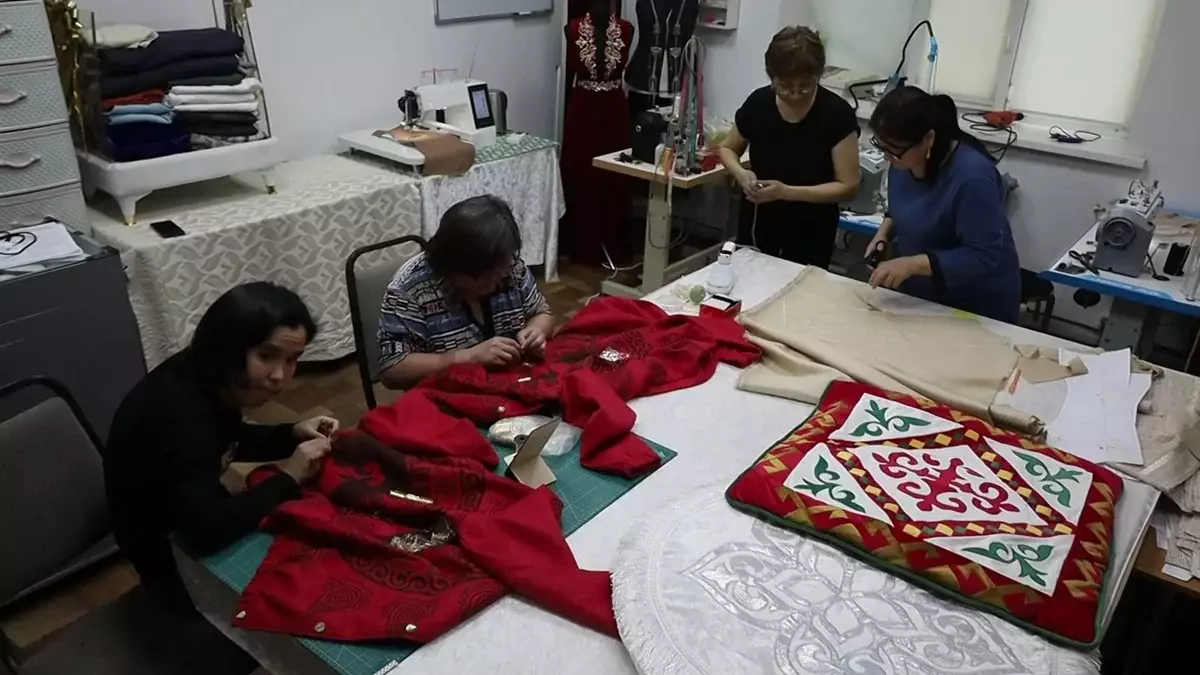 Мастерская возможностей: как работает социальный швейный цех в Павлодаре