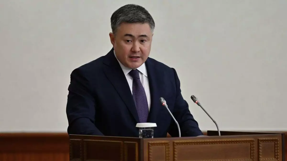 Казахстанцам планируют повысить порог для досрочного снятия пенсионных