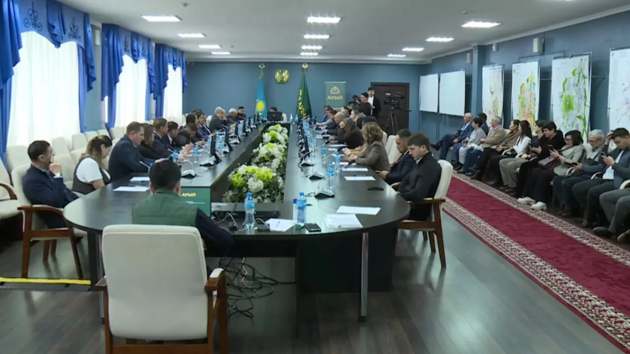 Қарағандыда «Ауыл» партиясы жаңа Конституция жобасын талқылады