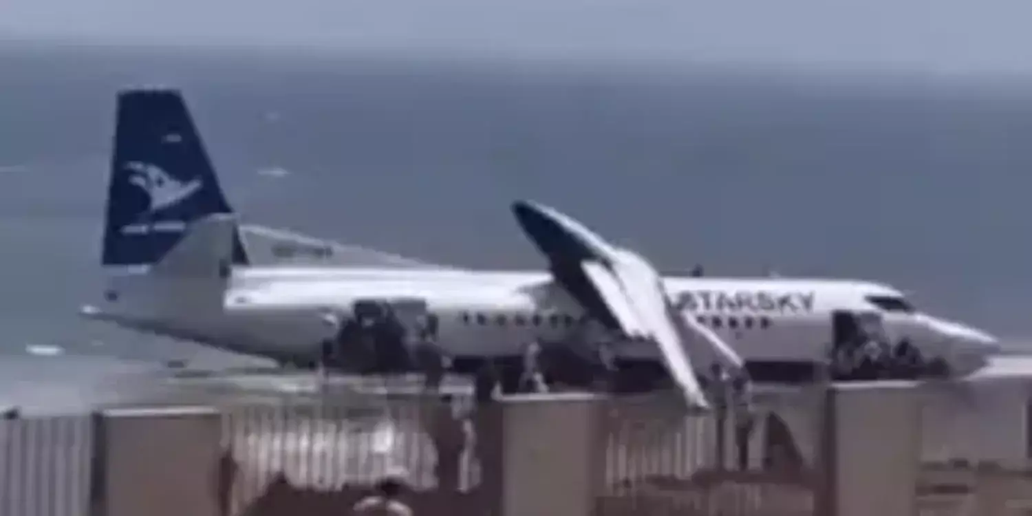 Жолаушылар ұшағы көкке көтерілгеннен кейін апатқа ұшырады