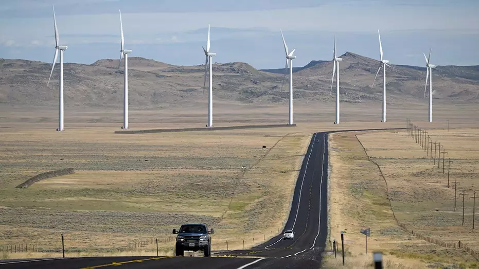 Совет штата Вайоминг проголосовал за отмену ветровых концессий в двух округах.