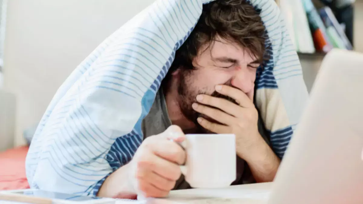 Тёмная сторона недосыпа: почему усталость превращается в килограммы - новости на Lada.kz 10.02.2026