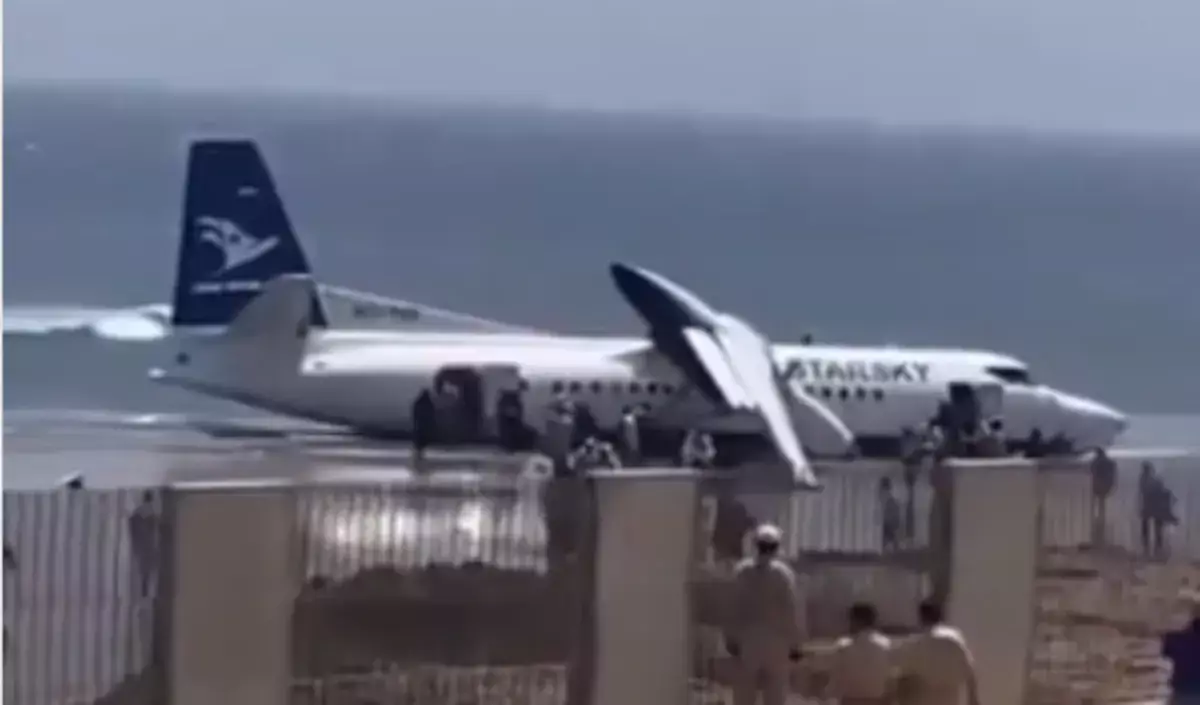 Пассажирский самолет Starsky разбился после взлета (видео) - новости на Lada.kz 10.02.2026