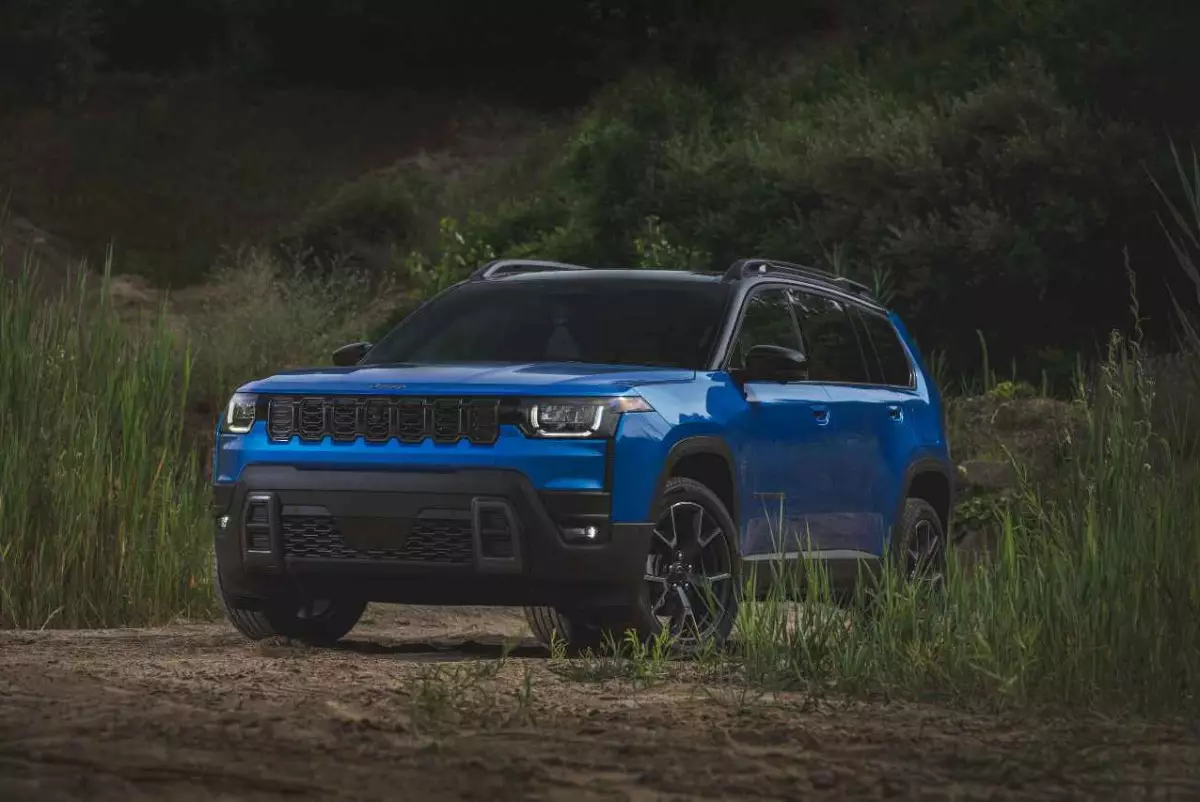 Jeep шокировал зрителей "поющей рыбой" в рекламе нового Cherokee