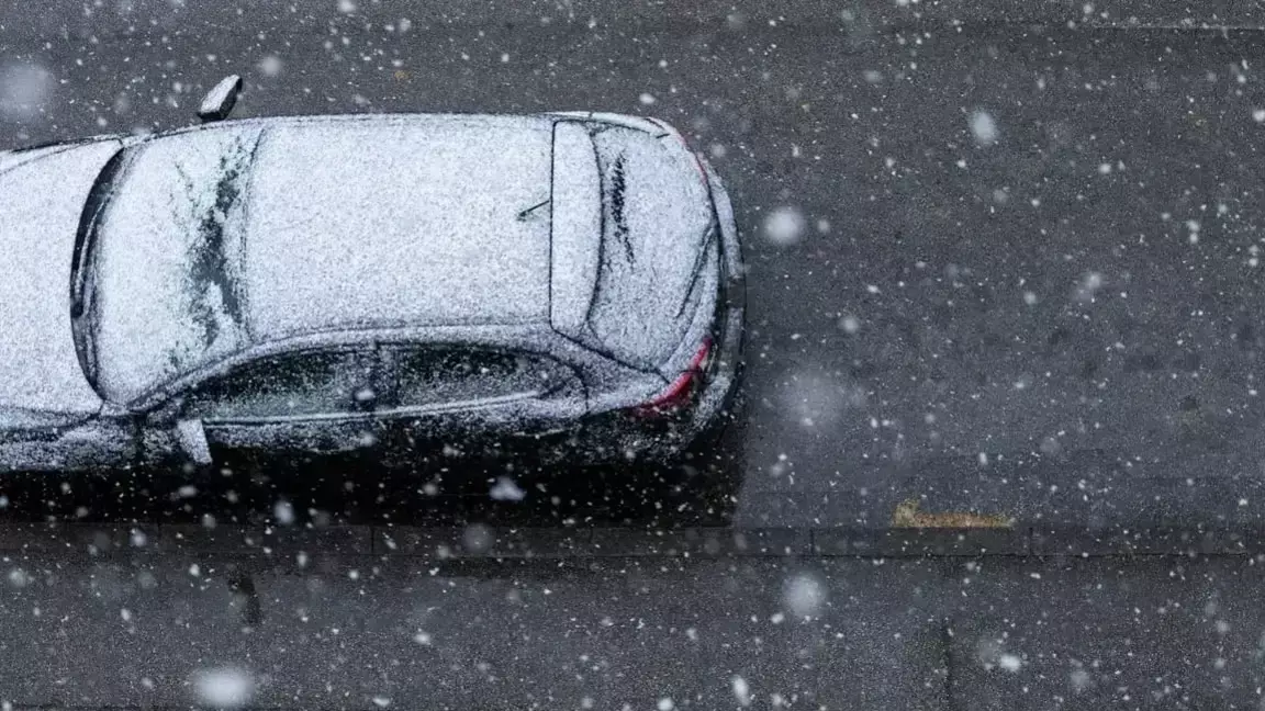 Қар, бұрқасын және көктайғақ: Еліміздің бірқатар өңірінде жол қозғалысына шектеу енгізілді