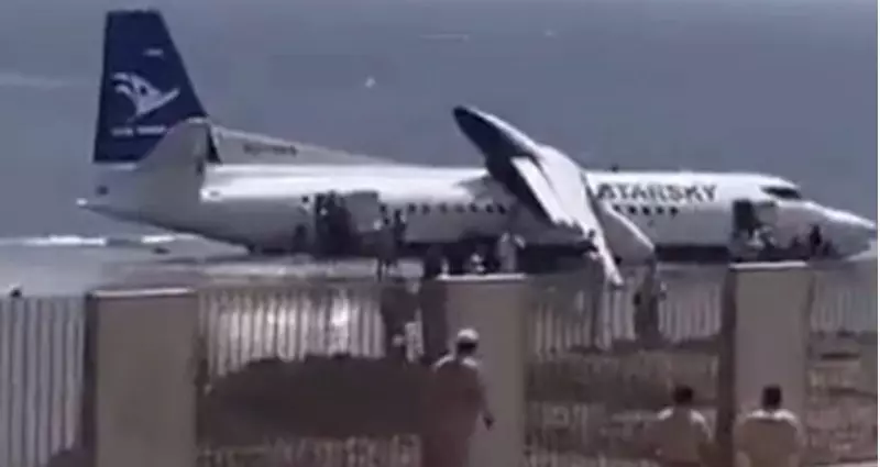 Самолет с пассажирами разбился сразу после взлета в Сомали