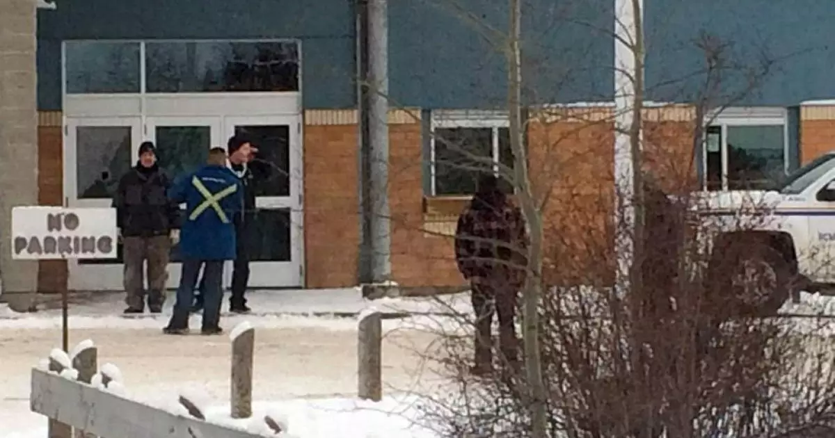  Канададағы мектепте 10 адамды атып өлтірді 