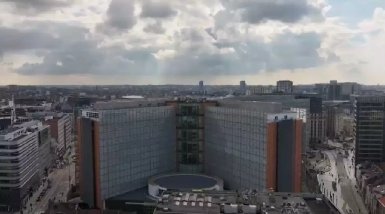 ЕК представила план защиты от онлайн-травли