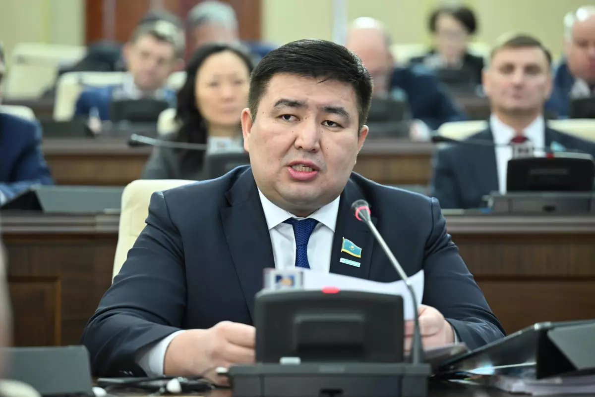 Елнур Бейсенбаев сложил полномочия депутата Мажилиса