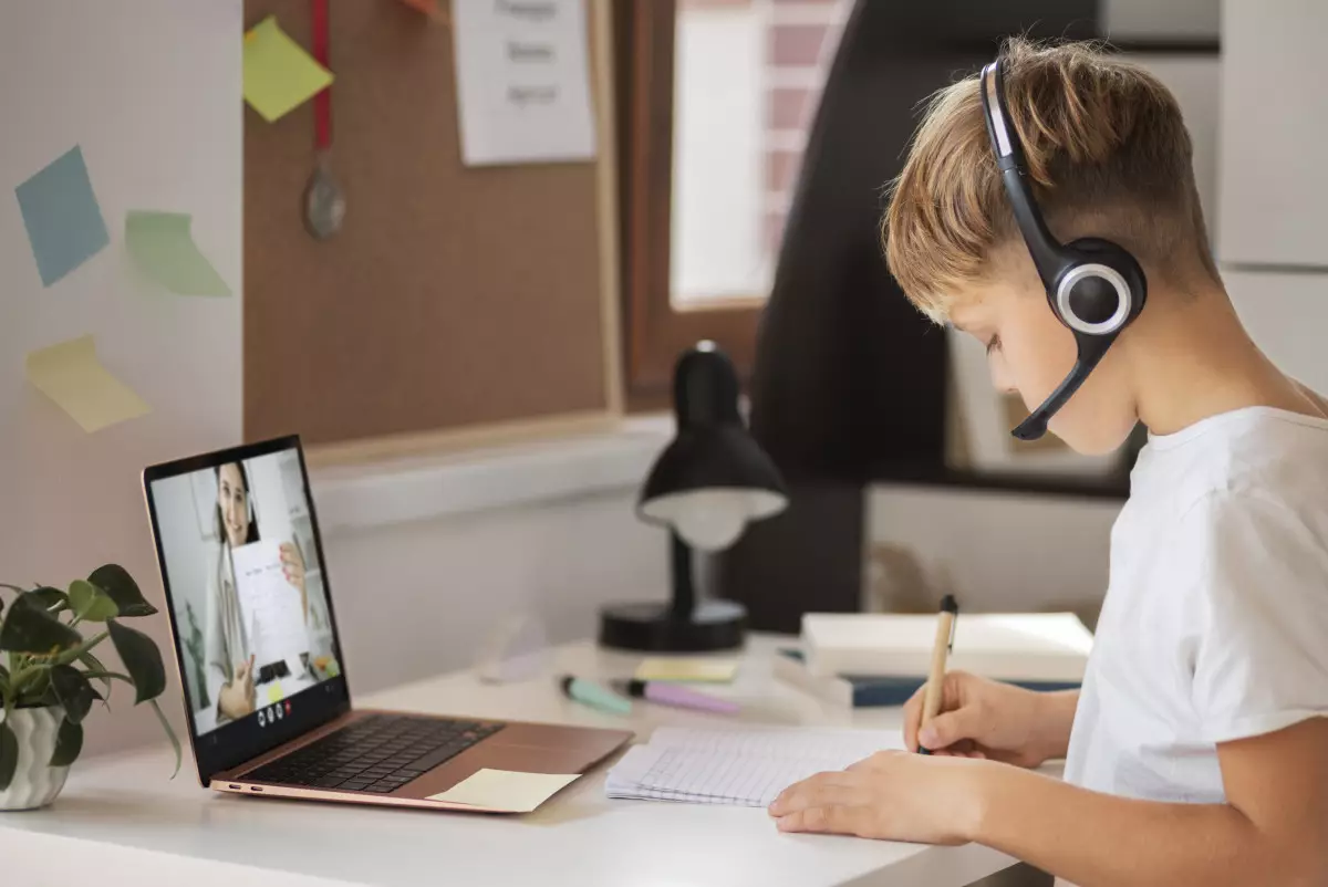 В Астане школьники второй смены переведены на дистанционку