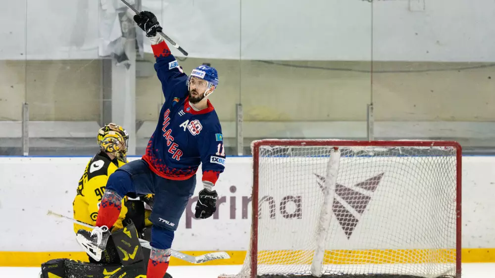 Казахстанец вошёл в историю: гонка за рекордом, как у Овечкина в НХЛ