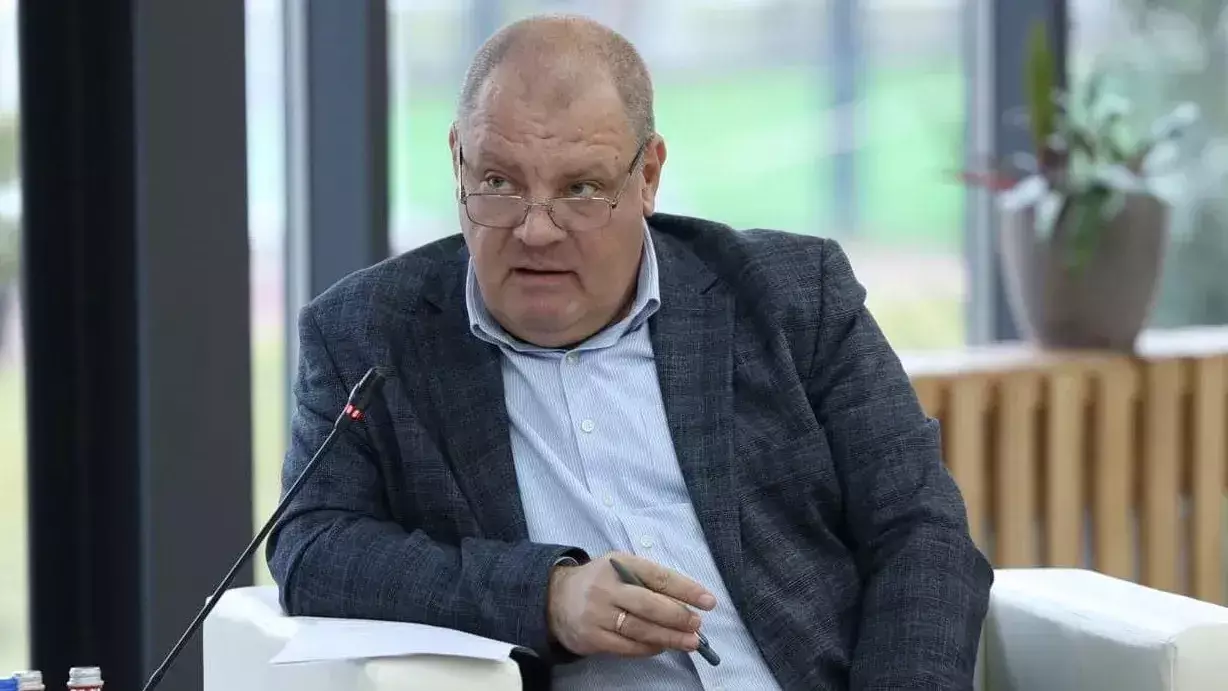 "Жаңа Конституция – жүйелі реформалардың жалғасы" - Саясаткер Эдуард Полетаев 