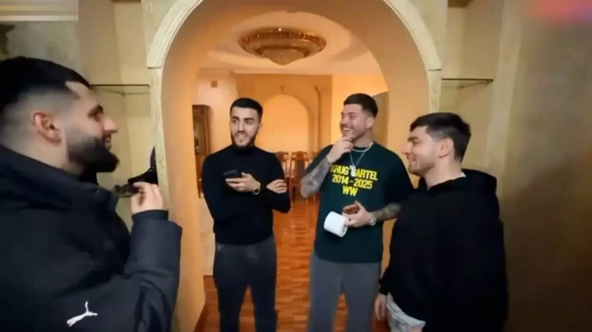 Российских блогеров арестовали на 15 суток за оскорбление казахстанских девушек