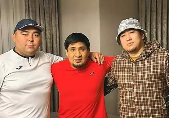 «Басыма тапанша тақады»: Боксшы Шынәлиевтің арызынан кейін іс қозғалды