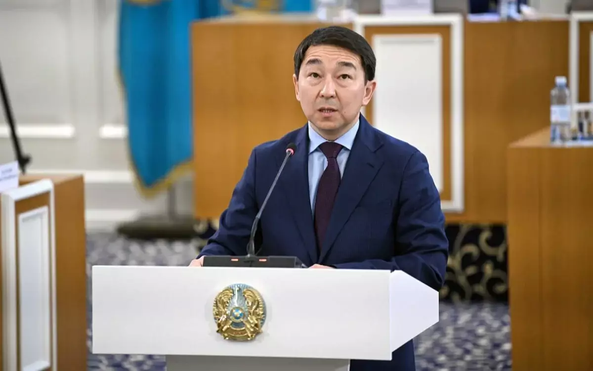 Конституция жобасының мемлекеттік және орыс тіліндегі мәтіндері барынша жетілдірілді