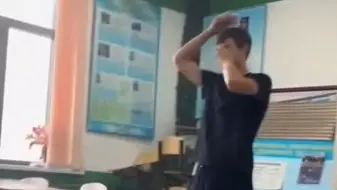 Алматыда оқытушы студенттің басындағы нысанаға оқ атты